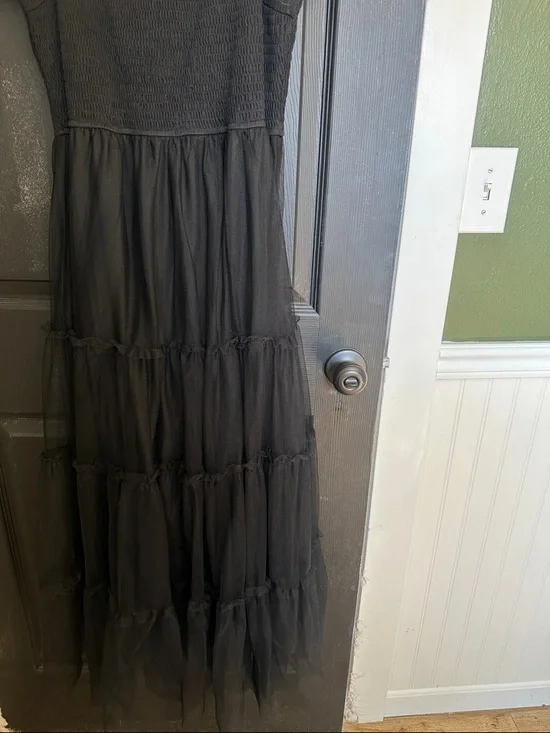 Smocked Puff-Sleeve Black Midi Dress - Picture 2 of 5